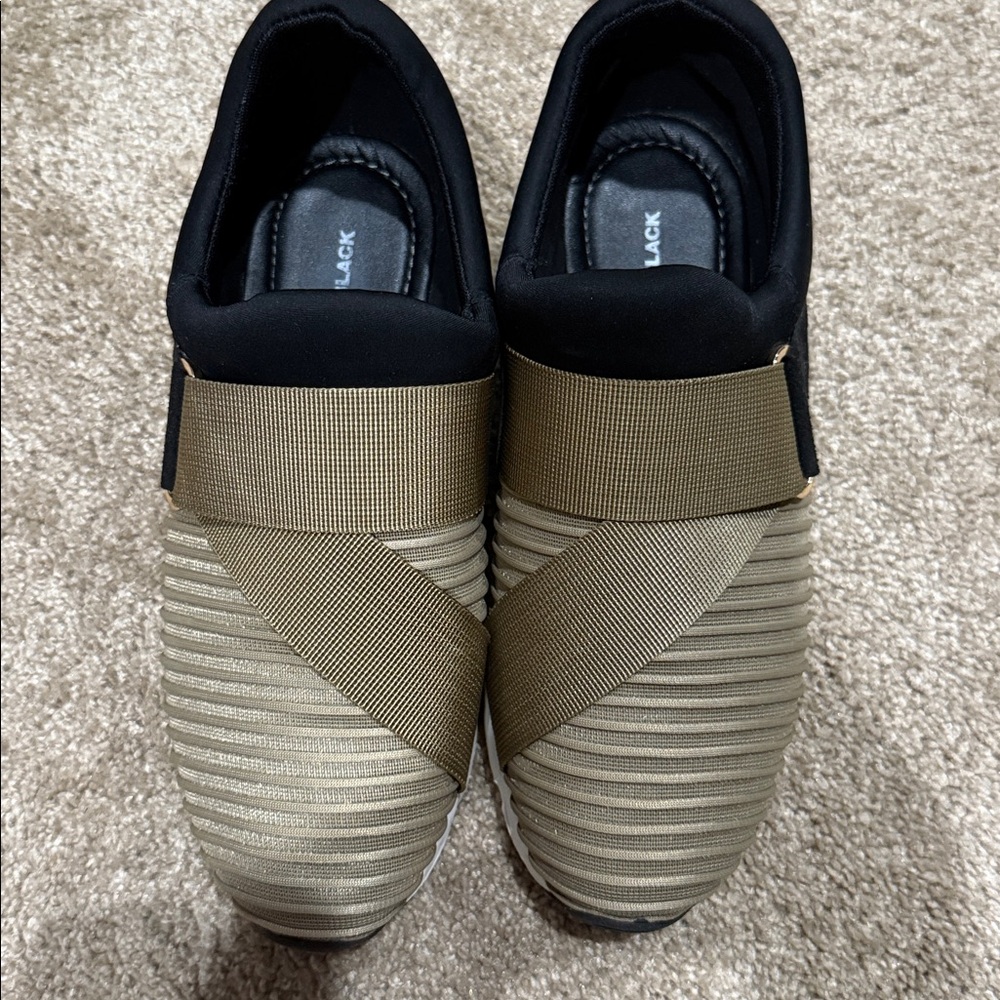 All Black Stylish women’s Black and gold Slip-On Sneakers - Picture 2 of 6